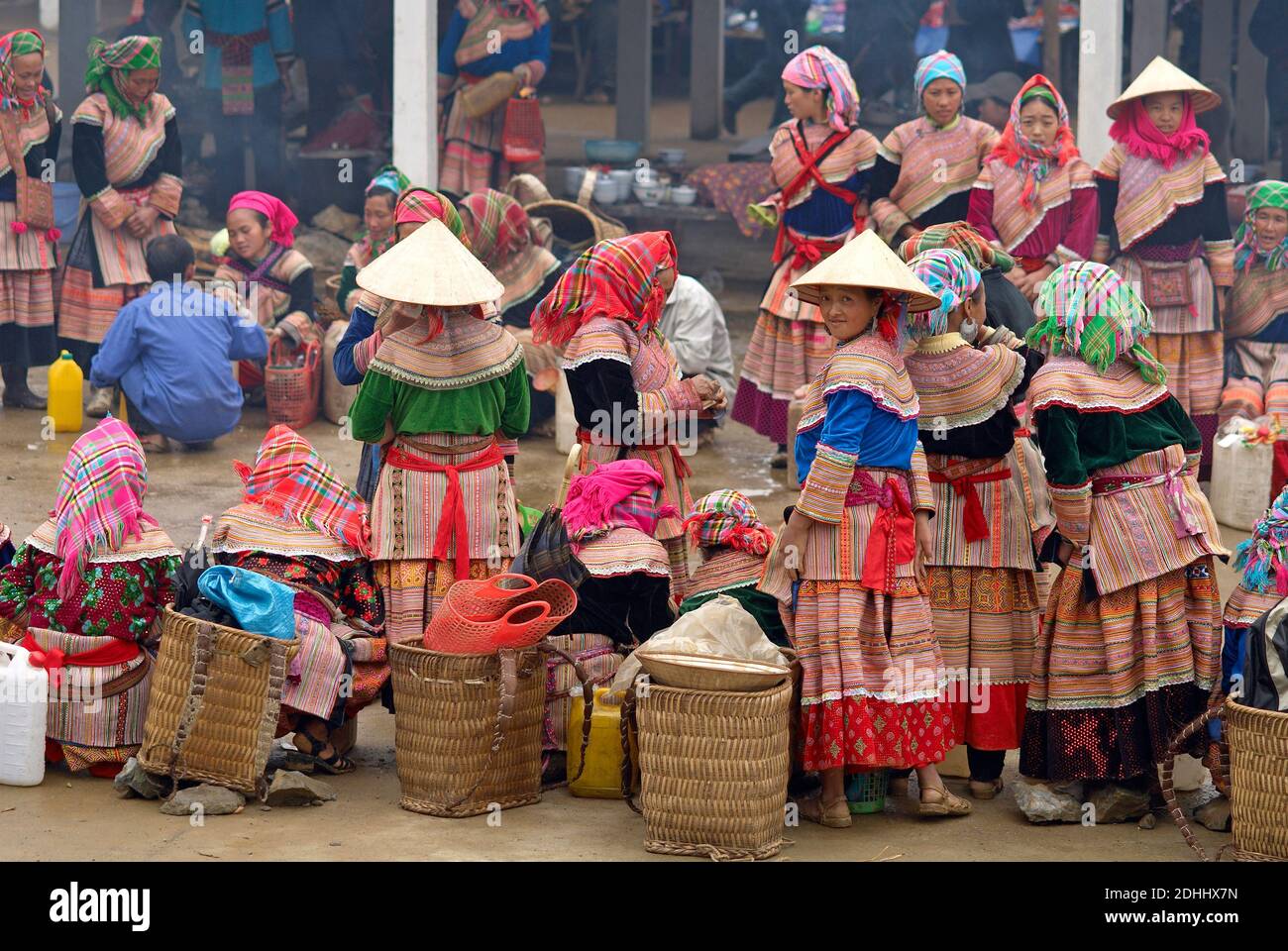 Vietnam. North Vietnam. Bac Ha area. Sunday market at Lung Phin.  Flower Hmong ethnic group. Stock Photo