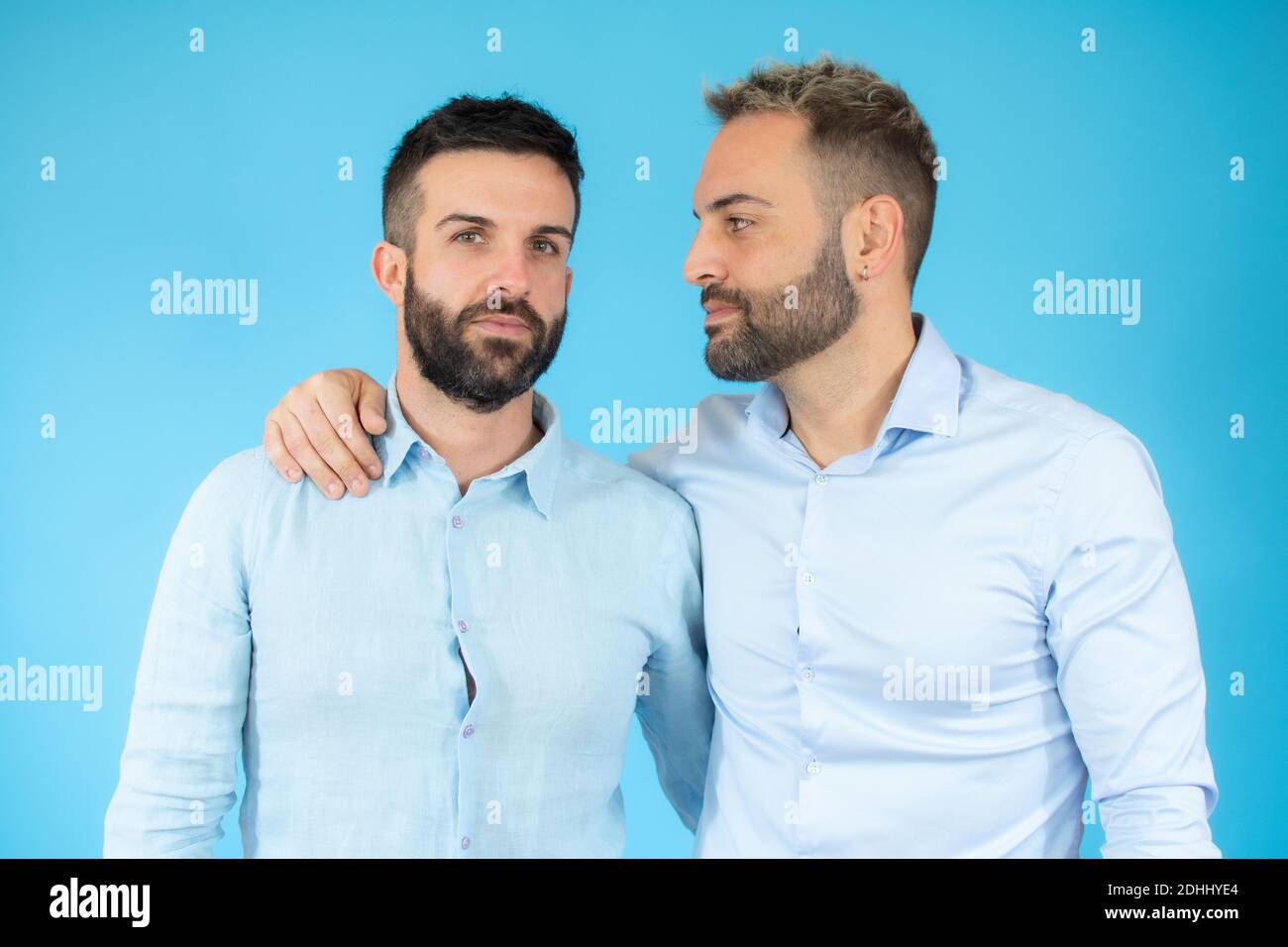 Two men wearing casual hi-res stock photography and images - Alamy