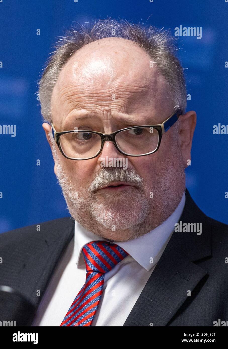 Schwerin, Germany. 12th Nov, 2020. Reinhard Müller, Head of the Department for the Protection of the Constitution, in the Ministry of the Interior of Mecklenburg-Vorpommern at a press conference to present the 2019 report on the protection of the constitution. Credit: Jens Büttner/dpa-Zentralbild/ZB/dpa/Alamy Live News Stock Photo