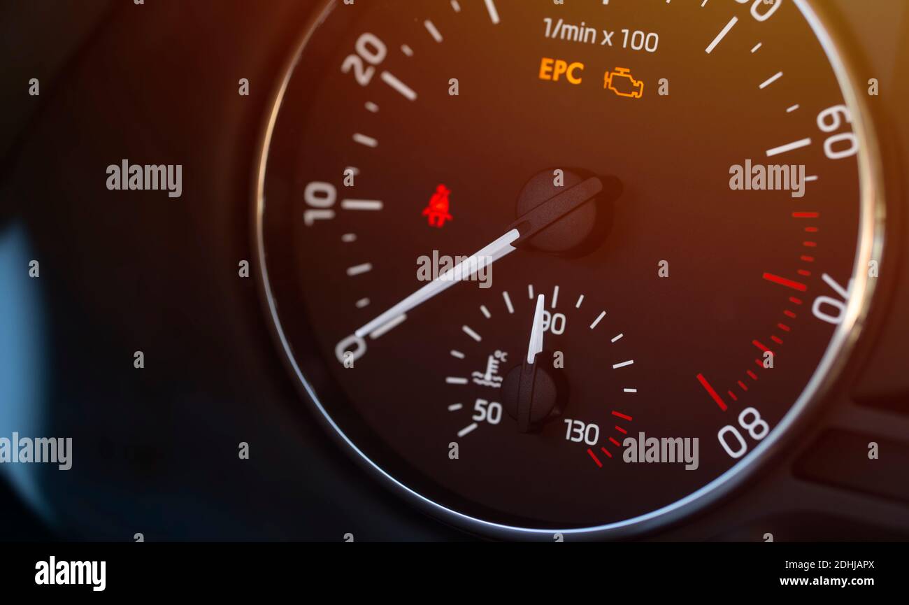 Temperature, engine revolutions and warning lights on the vehicle