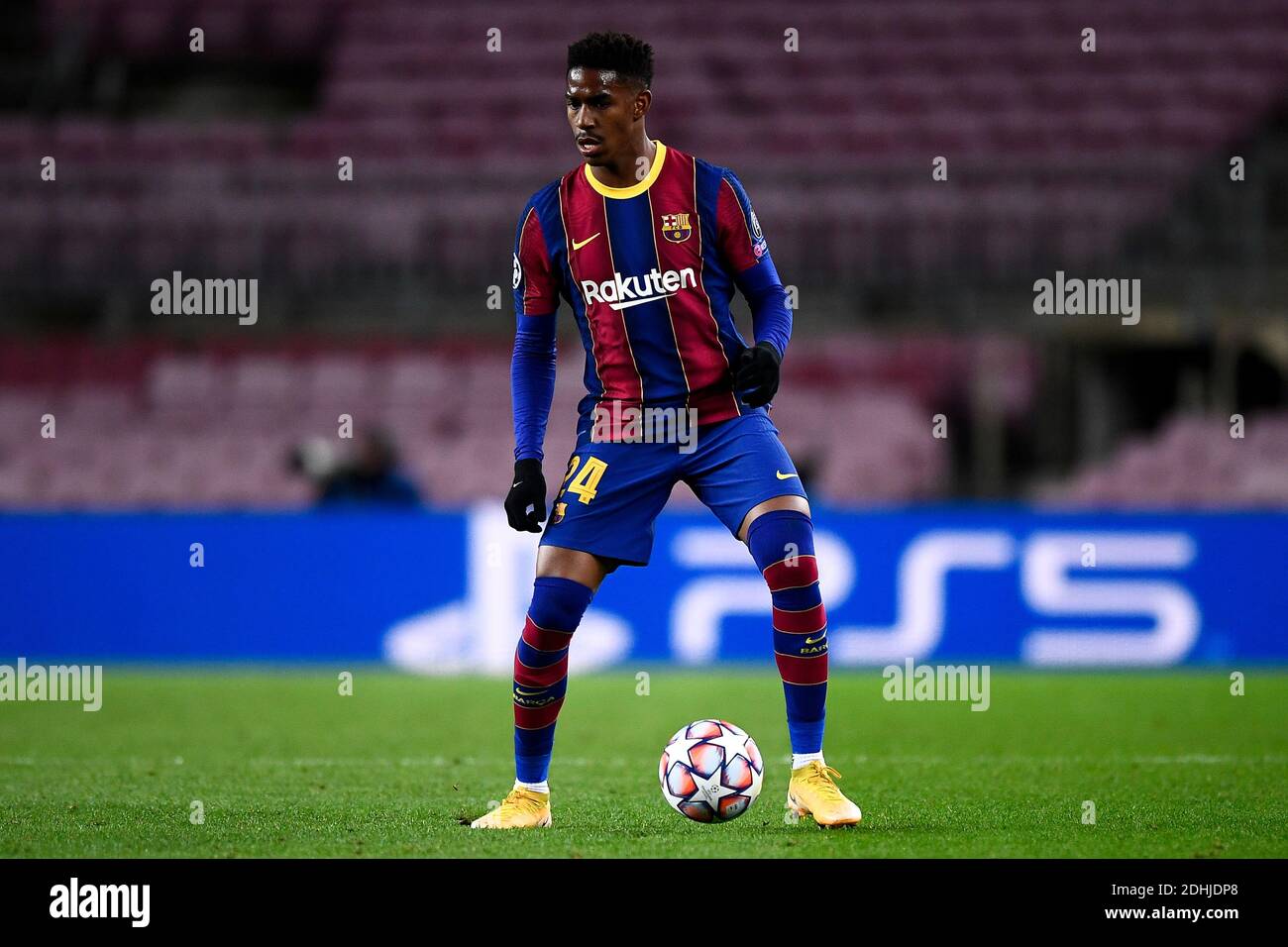Barcelona, Spain - 08 December, 2020: Junior Firpo of FC Barcelona in action during the UEFA Champions League Group G football match between FC Barcelona and Juventus. Juventus FC won 3-0 over FC Barcelona. Credit: Nicolò Campo/Alamy Live News Stock Photo