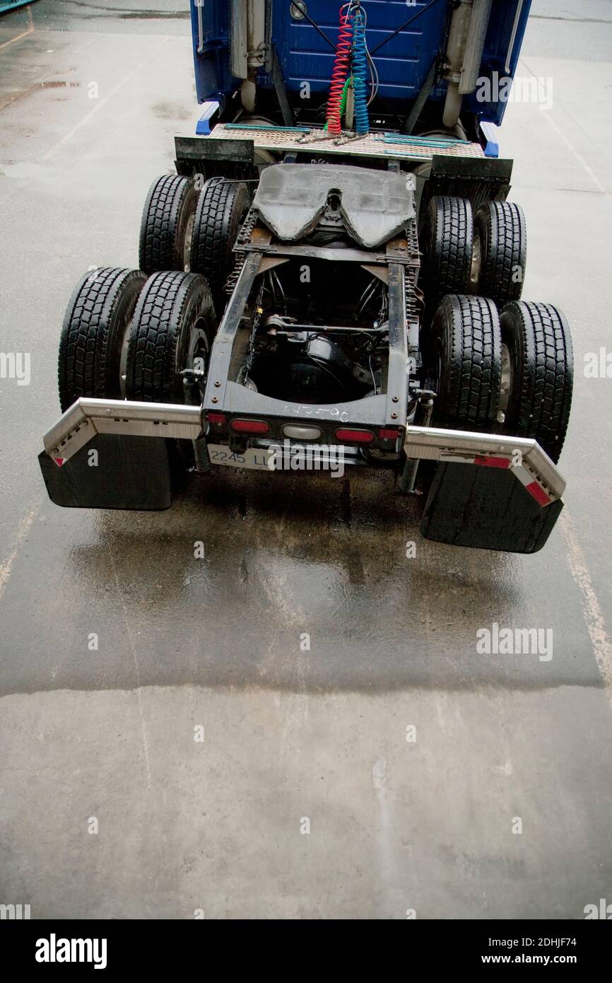 Shipping lorry bed with tyres and no load Stock Photo Alamy