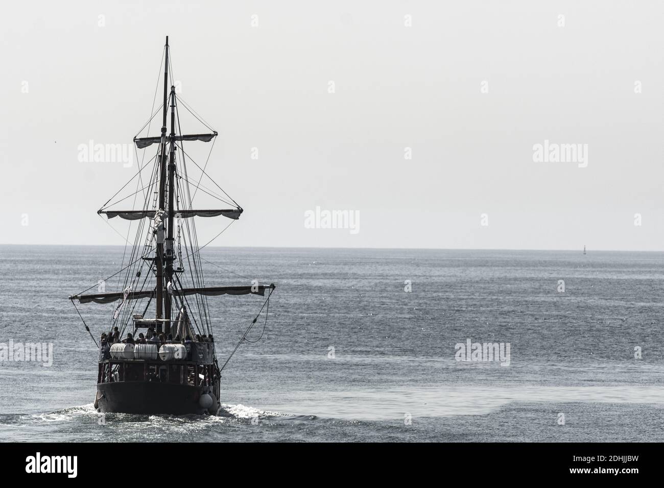 Single Ship Approach camera hi-res stock photography and images - Alamy