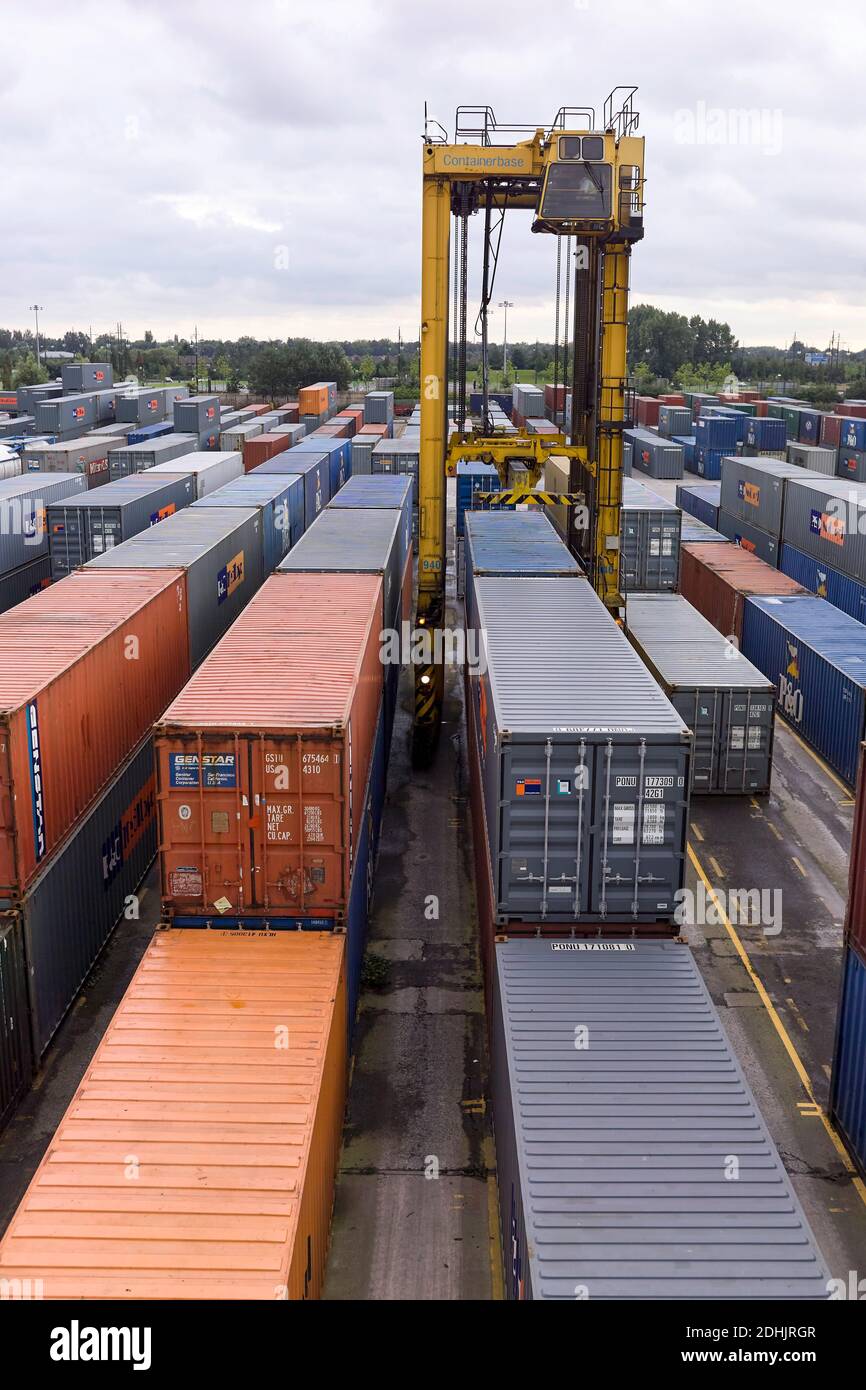 container port importing and exporting Stock Photo
