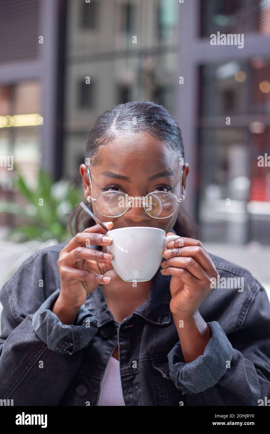 African american woman drinking tea hi-res stock photography and images ...