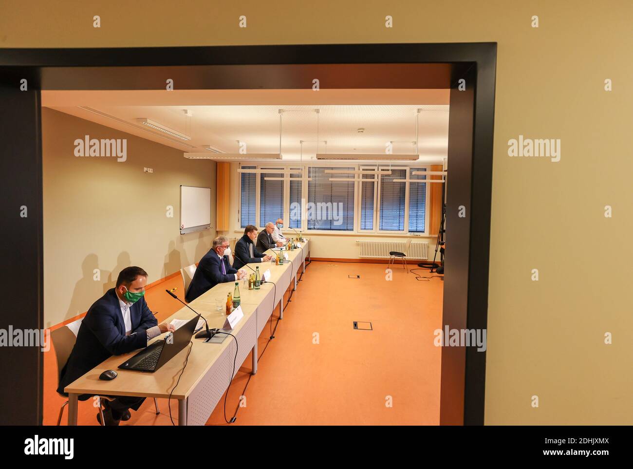 Page 10 - L R Michael Thomas High Resolution Stock Photography and Images -  Alamy