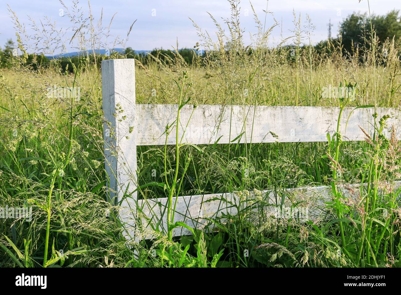 Wooden country fence hi-res stock photography and images - Alamy