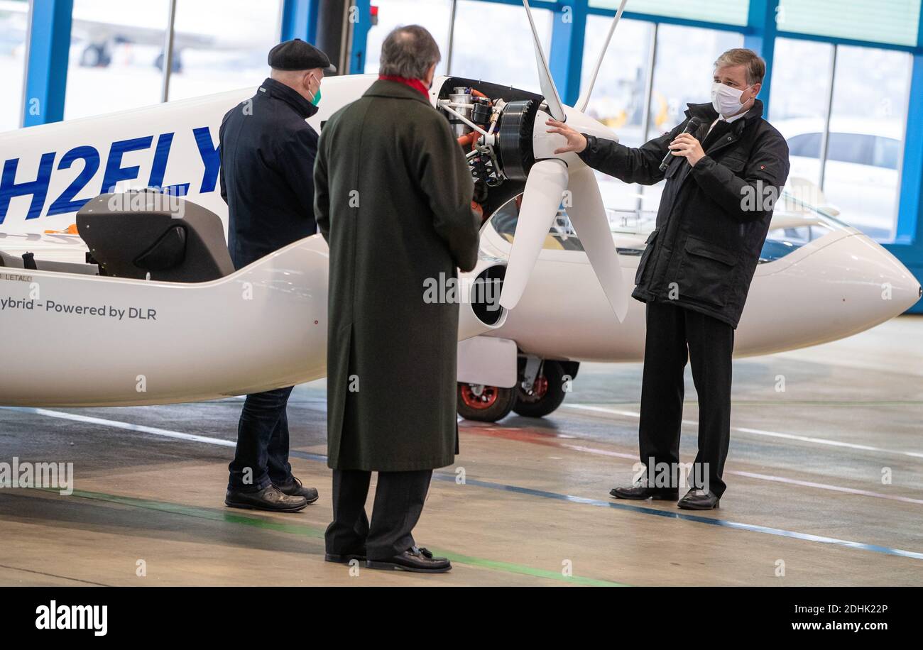 Hydrogen fuel cells hires stock photography and images Alamy