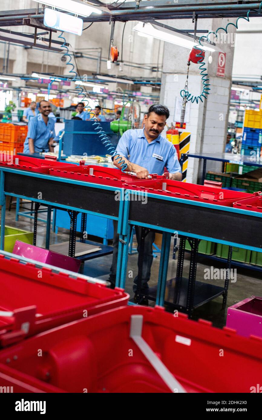 Male worker at Samsonite manufacturing unit in India Stock Photo