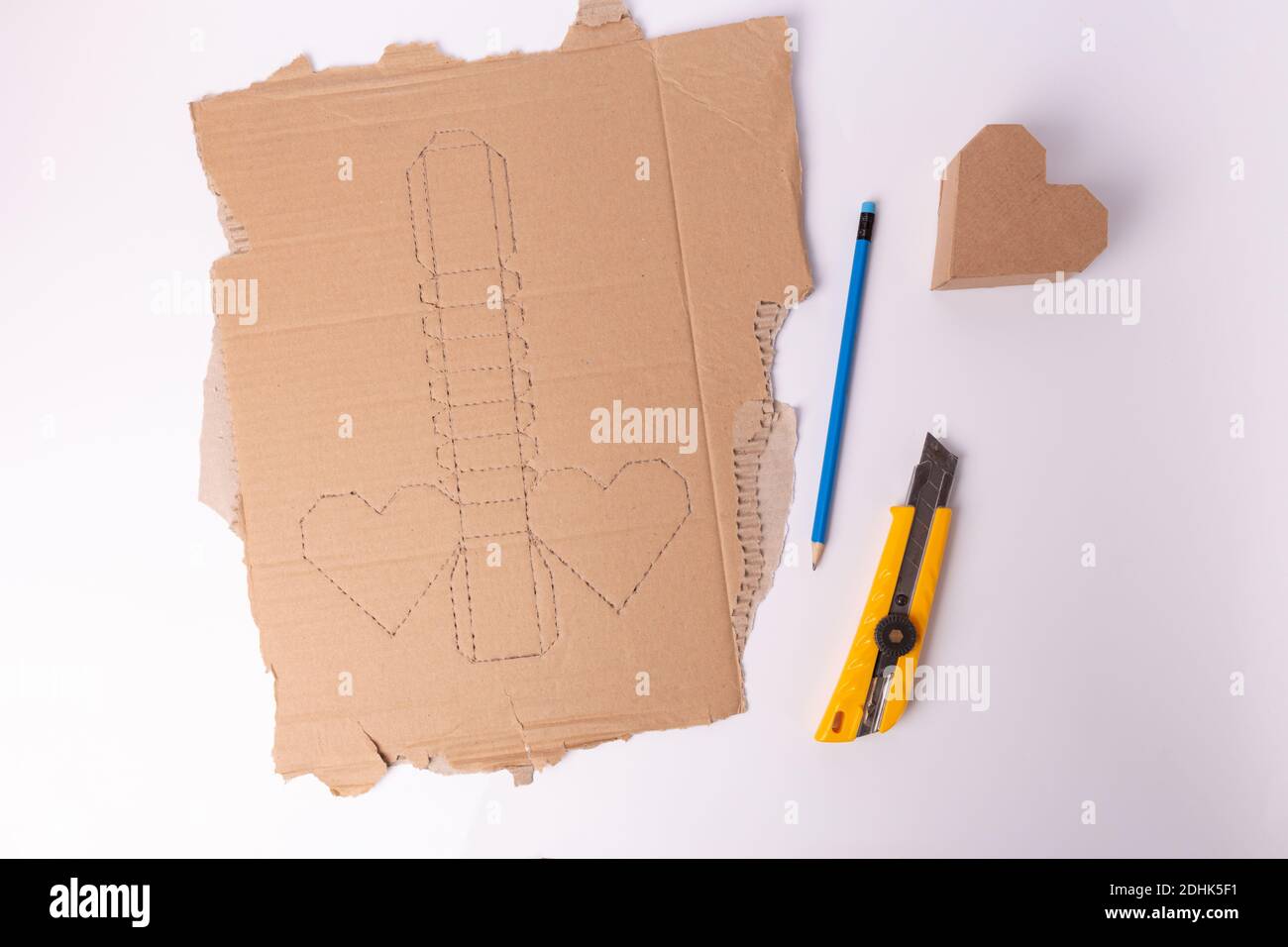 How To Make Heart Shape Craft Paper Present Top View DIY Carton how-to-make-heart-shape-craft-paper-present-top-view-diy-carton