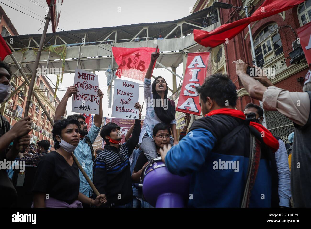 Kolkata, India. 11th Dec, 2020. A protester gesturing and chants in the crowd during the demonstration.Activists of AISA (All India Students' Association) staged a protest rally against NRC (National Register of Citizens), CAA (Citizenship Amendment Act) & Farm bill. Credit: SOPA Images Limited/Alamy Live News Stock Photo