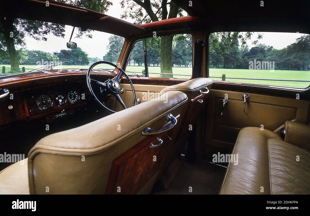 Rolls Royce Silver Dawn Wedding Car Hire Melbourne 
