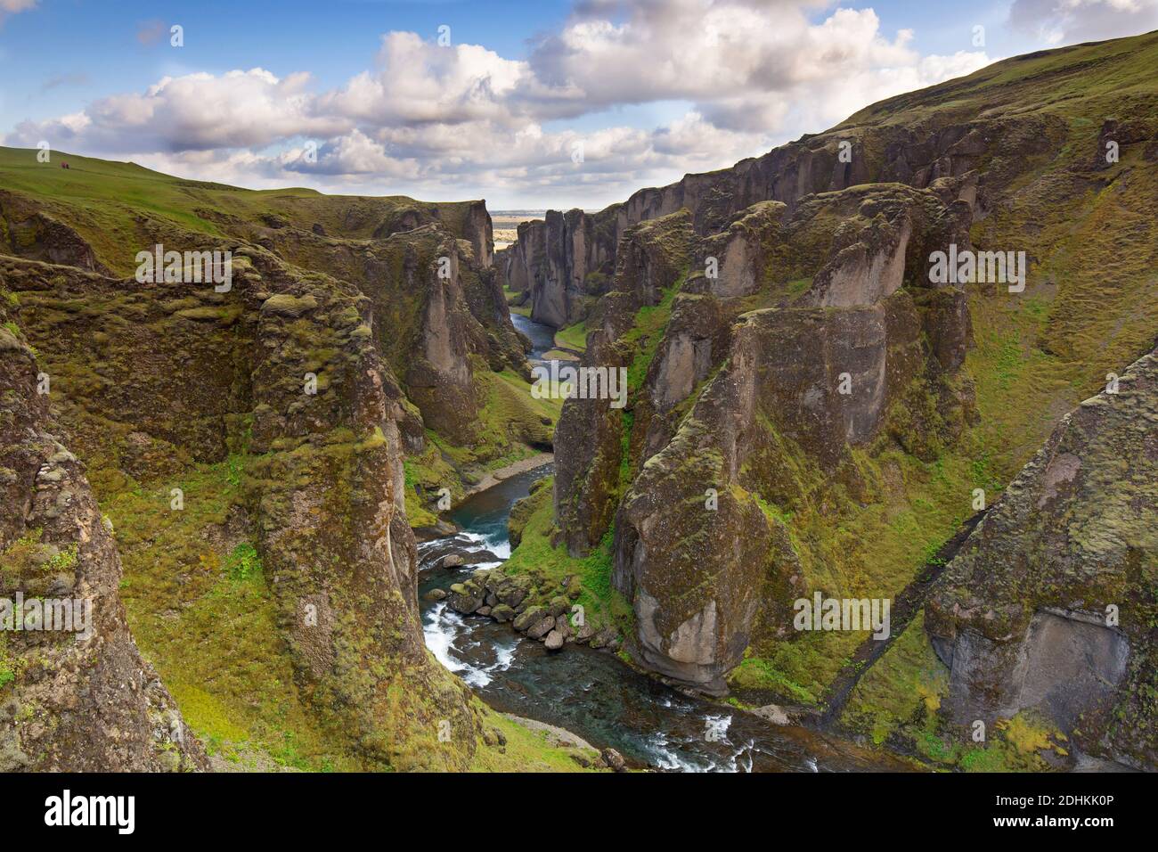 Fjaðrá river flowing through the Fjaðrárgljúfur / Fjadrargljufur canyon near Kirkjubæjarklaustur in summer, Iceland Stock Photo