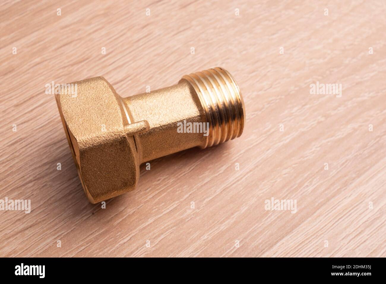 Domestic water supply brass fittings kit. 1/2 union, nuts and rubber