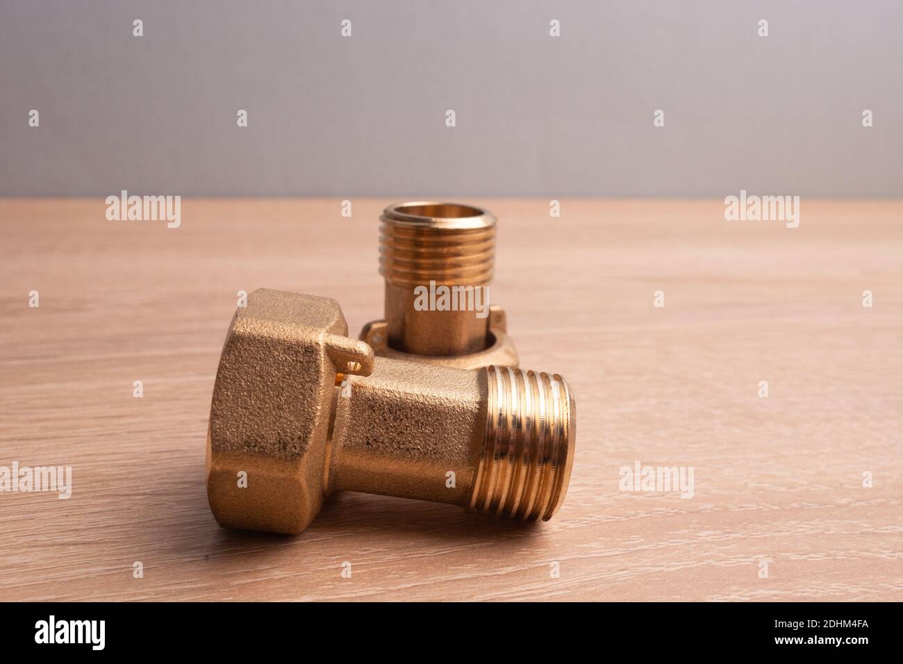 Domestic water supply brass fittings kit. 1/2 union, nuts and rubber