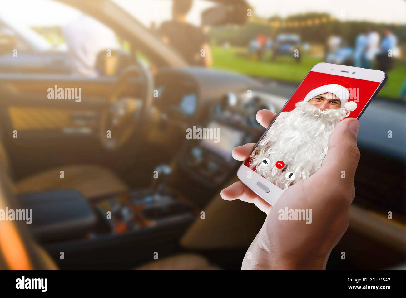 Santa Claus calls on a smartphone and makes a video greeting with New ...