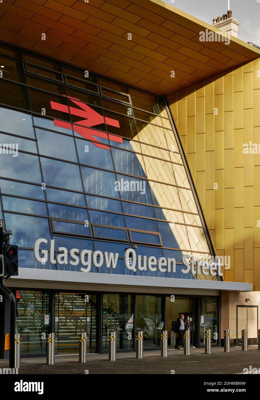 The £112 million redevelopment of Queen street station frontage by BDP delivers a striking piece of contemporary architecture in Glasgow Stock Photo