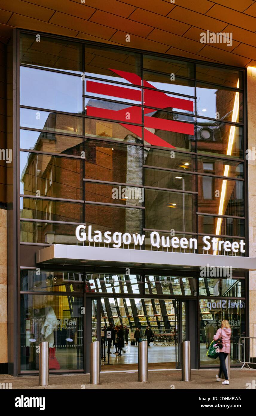 The £112 million redevelopment of Queen street station frontage by BDP delivers a striking piece of contemporary architecture in Glasgow Stock Photo