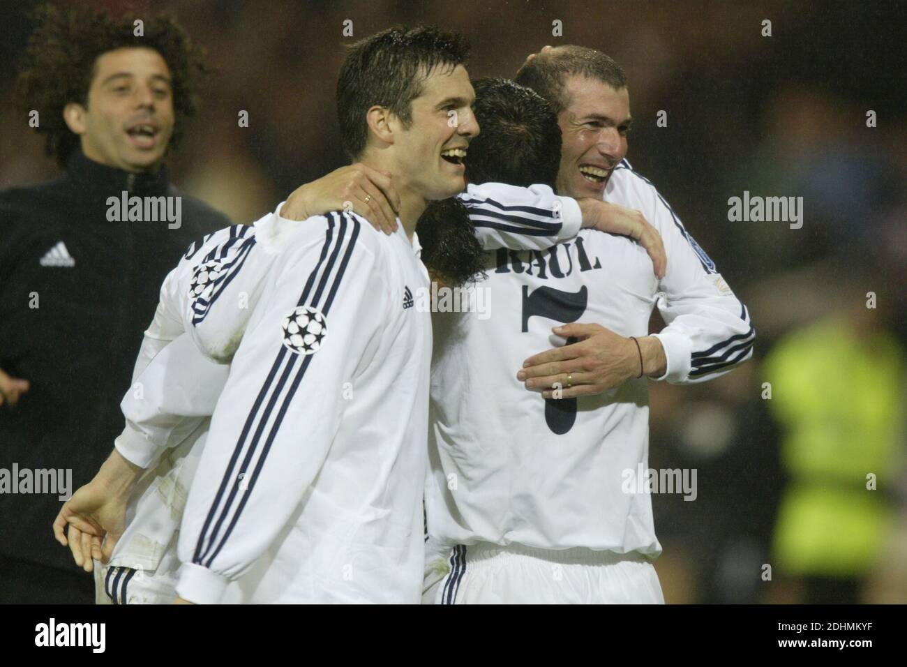 Zidane 2002 hi-res stock photography and images - Alamy