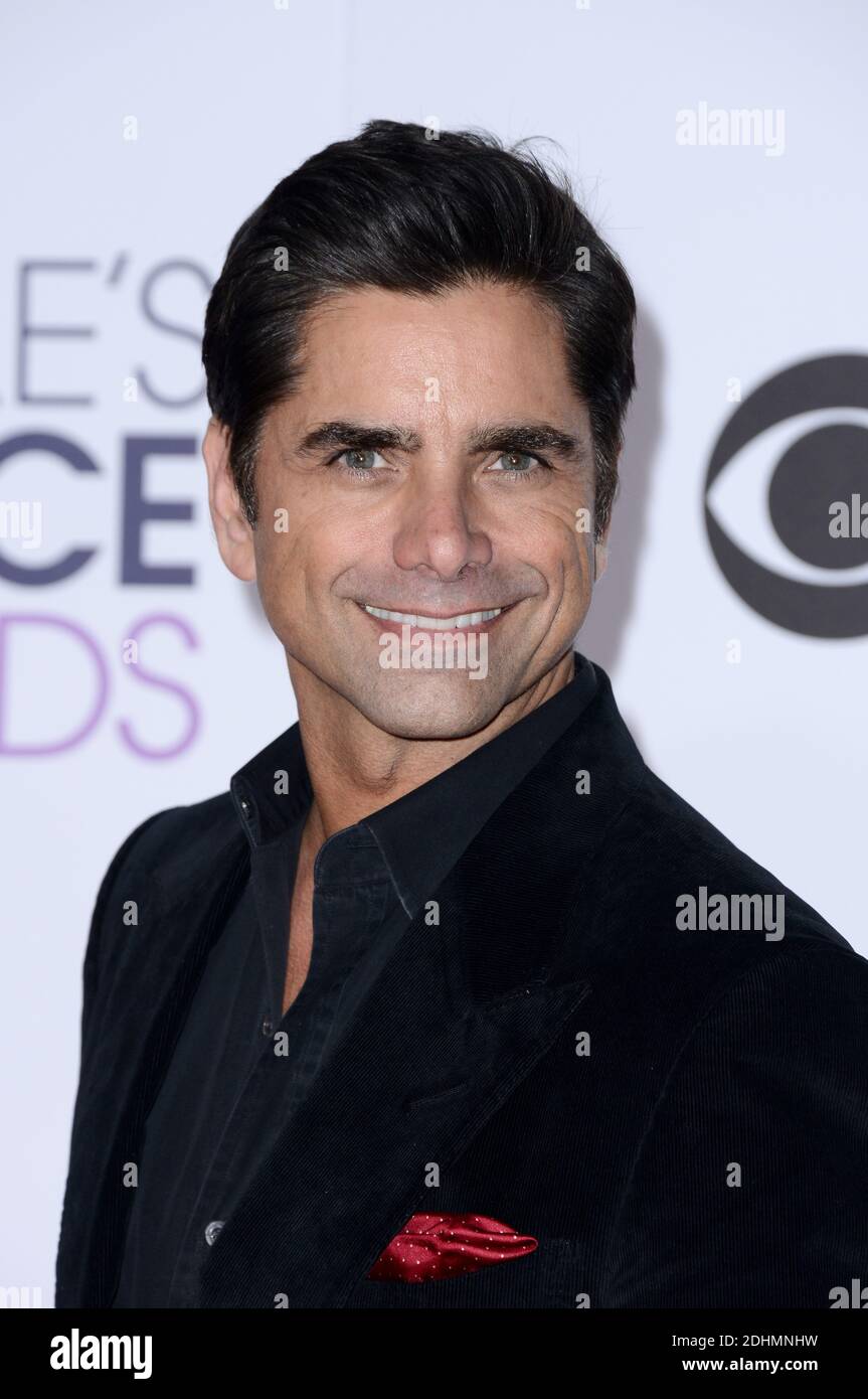 John Stamos attending the People's Choice Awards 2016 Arrivals at ...