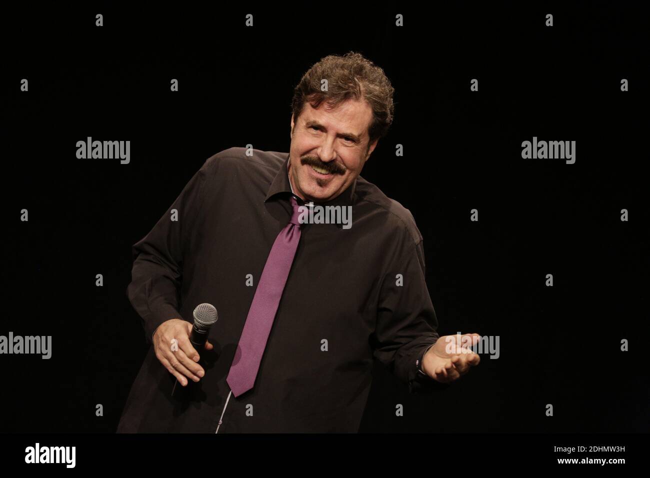 Serge Llado assiste a la soiree Hommage a Laurent Violet au Theatre Les