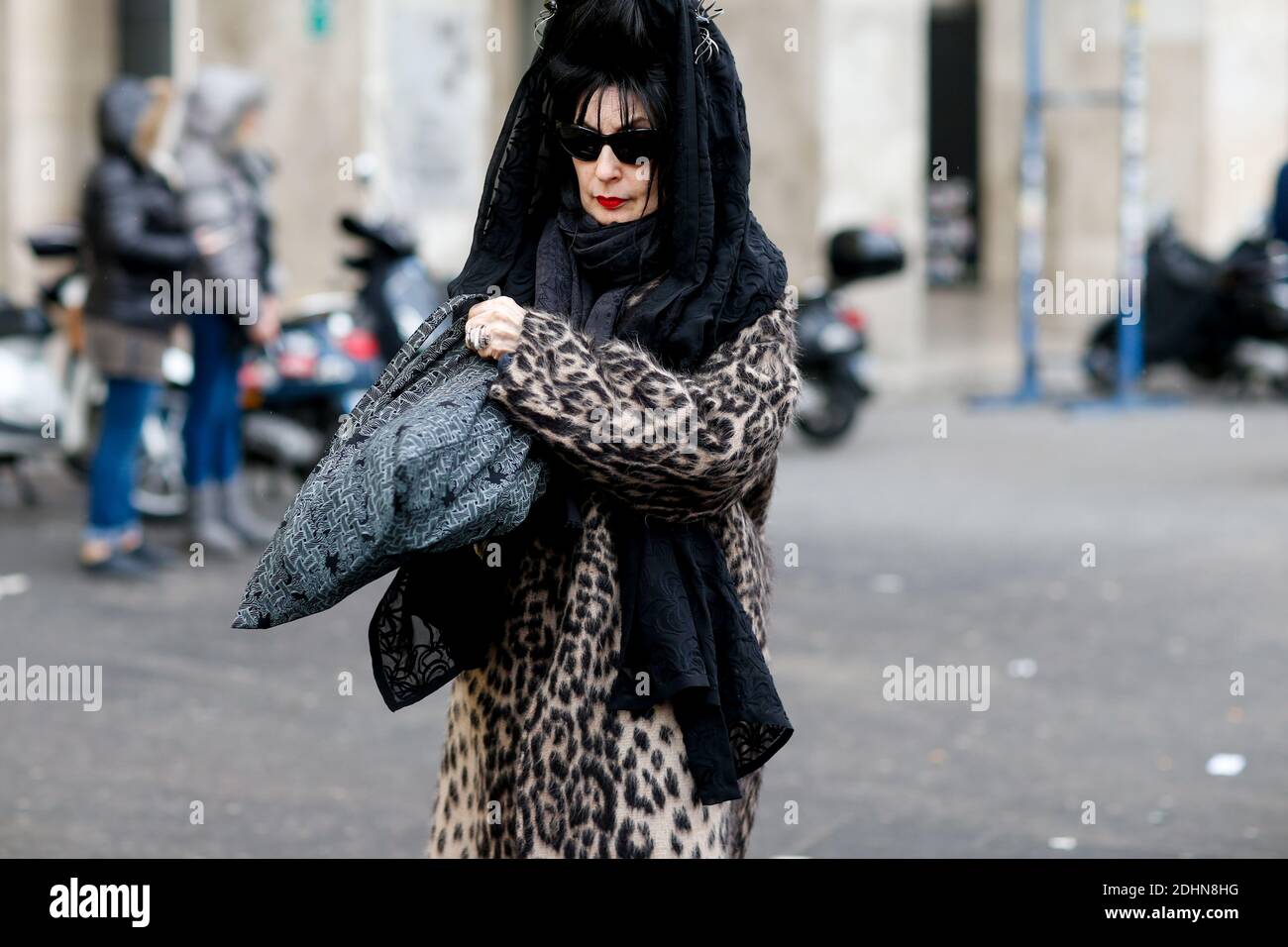 Street style, Diane Pernet arriving at Ann Demeulemeester Fall-Winter 2016-2017 menswear show held at Palais de Tokyo in Paris, France, on January 22nd, 2016. Photo by Marie-Paola Bertrand-Hillion/ABACAPRESS.COM Stock Photo
