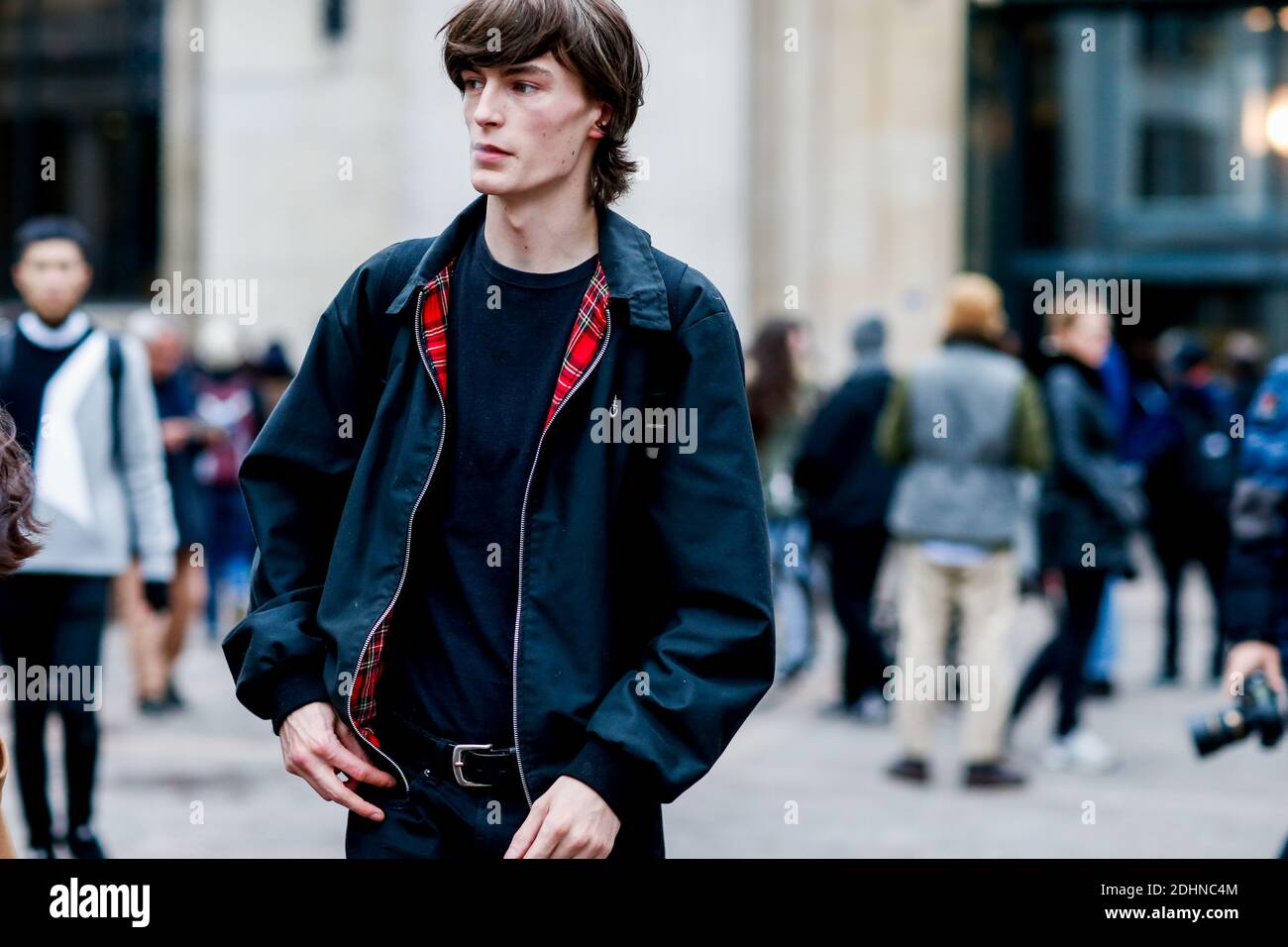 Street style, model after Paul Smith Fall-Winter 2016-2017 menswear show  held at Bourse de Commerce, in Paris, France, on January 24th, 2016. Photo  by Marie-Paola Bertrand-Hillion/ABACAPRESS.COM Stock Photo - Alamy