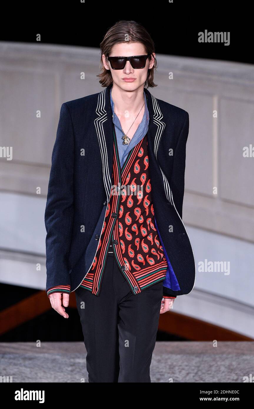 A model walks the runway at the Paul Smith show during Paris Men's Fashion  Week Fall-Winter 2016/17 on January 24, 2016 in Paris, France. Photo by  Alain Gil Gonzalez/ABACAPRESS.COM Stock Photo -