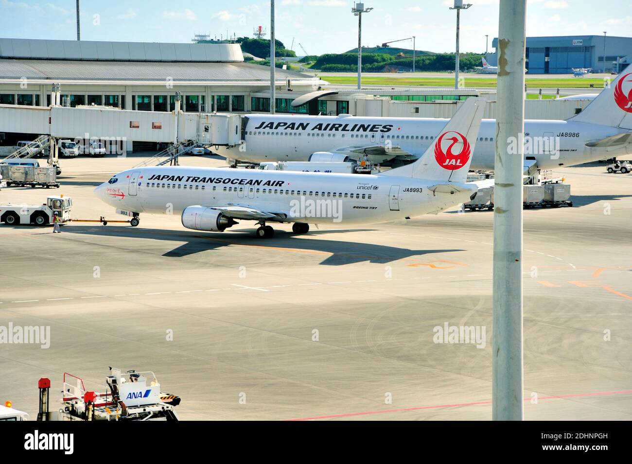 Japan Transocean Air, JTA, Boeing, B-737/400, JA8993, Pushback, Naha Airport, Naha, Okinawa, Ryukyu Islands, Japan Stock Photo