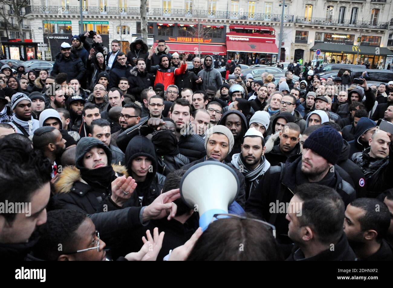 Paris cab drivers hires stock photography and images Alamy