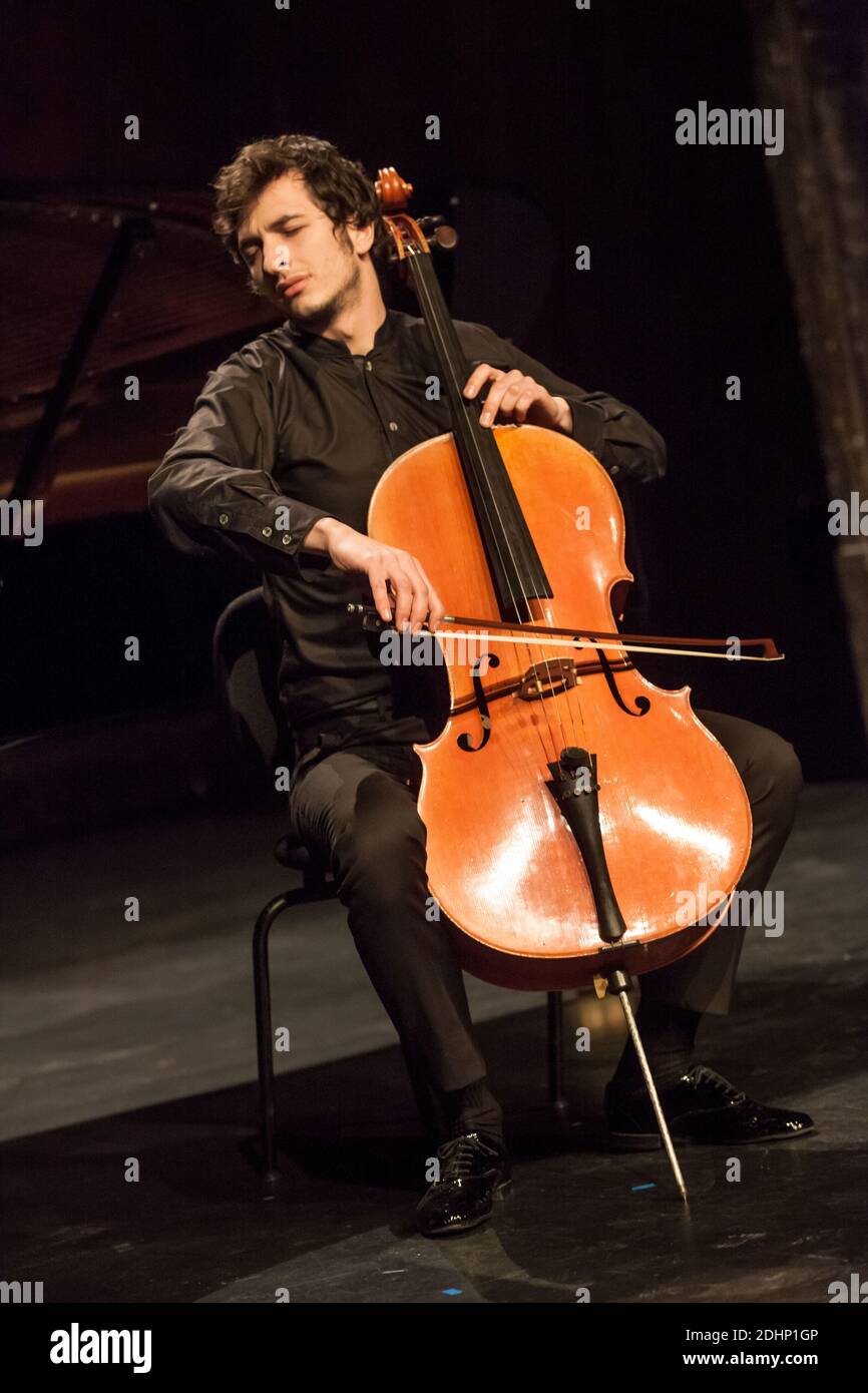 Violoncelle High Resolution Stock Photography And Images Alamy