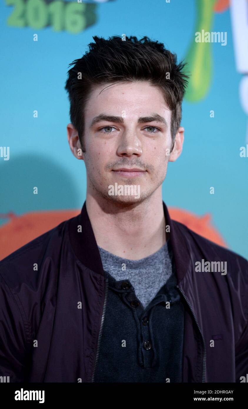 Grant Gustin attends Nickelodeon&rsquo;s 2016 Kids' Choice Awards at The 