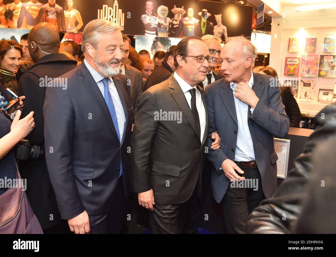 French President Francois Hollande along with Syndicat National de l'Edition SNE (National Edition Federation) President Vincent Montagne officially opens the 36th Salon du Livre (renamed 'Livre Paris'), the annual Paris book fair held at Paris Expo Porte de Versailles in Paris, France on March 17, 2016. South Korea is this year's guest of honor of the book fair as the country celebrates the 130th anniversary of diplomatic ties with France. Photo by Christian Liewig/ABACAPRESS.COM Stock Photo