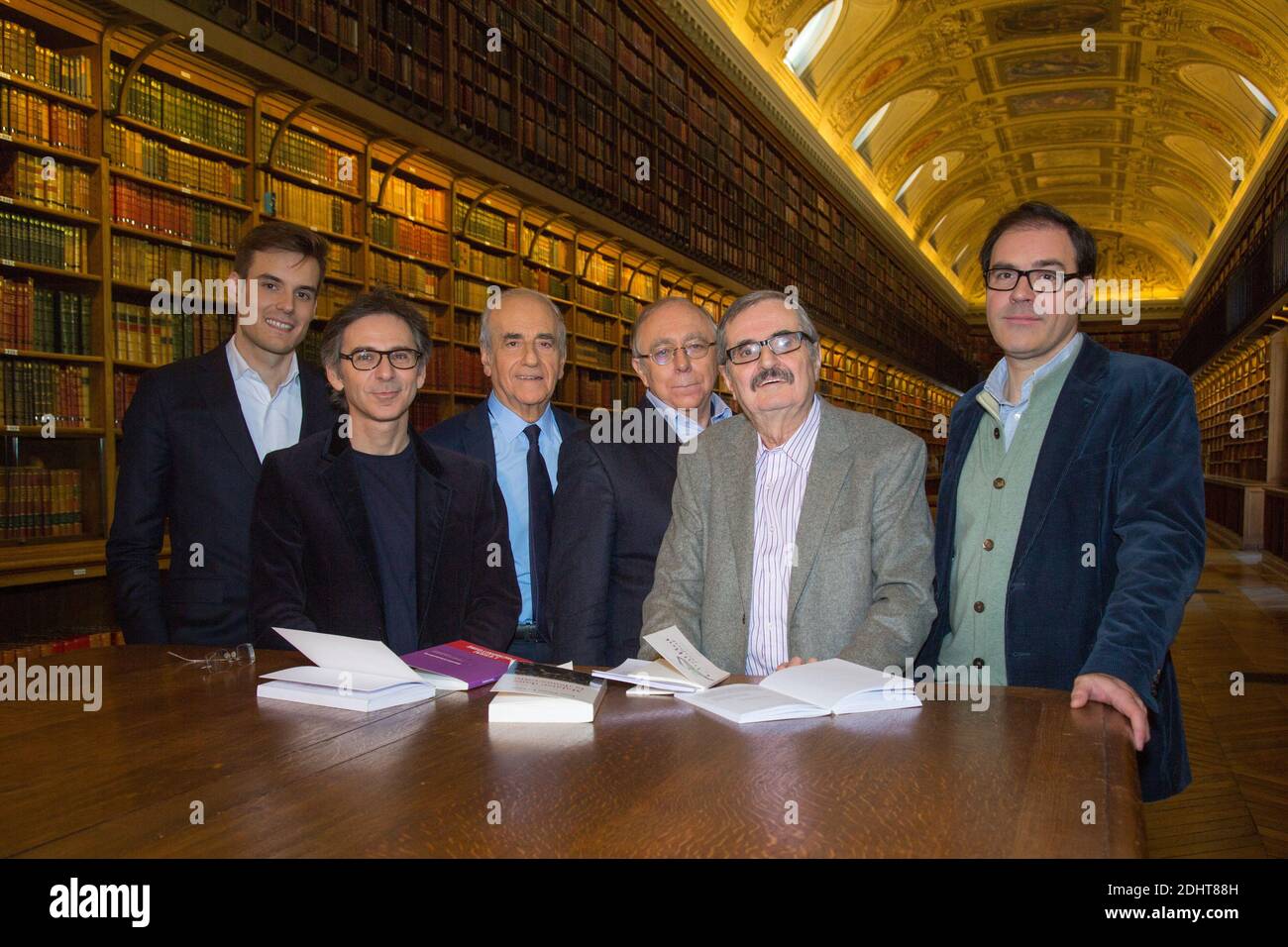 ROBIN RIVATON, GILLES FINCHELSTEIN, JEAN-PIERRE ELKABBACH, JEAN-PIERRE LE GOFF, DANIEL LINDENBERG, PASCAL CHABOT - ENREGISTREMENT DE L'EMISSION 'BIBLIOTHEQUE MEDICIS' DIFFUSEE SUR PUBLIC SENAT - 16/02/2016 Photo by Nasser Berzane/ABACAPRESS.COM Stock Photo