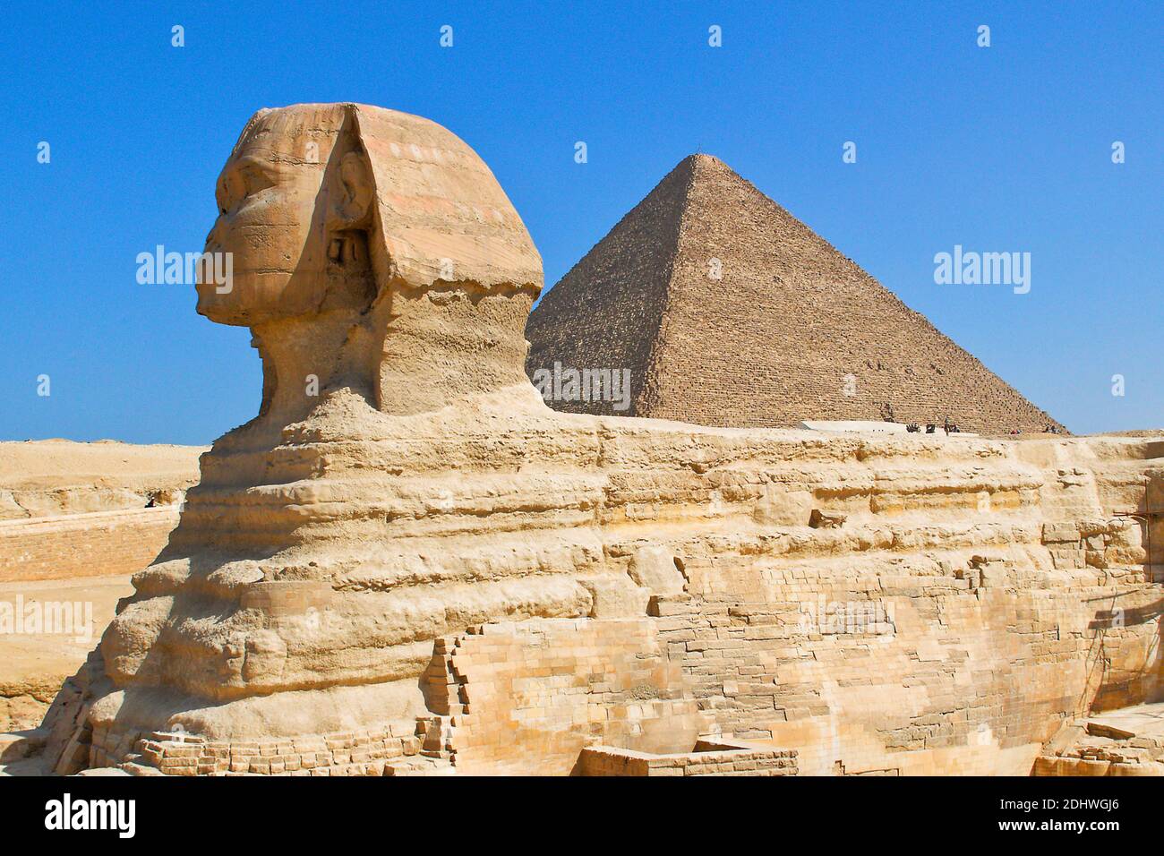 Phinx Die grosse Sphinx von Gizeh mit der Chephrenpyramide, Ägypten Stock ...
