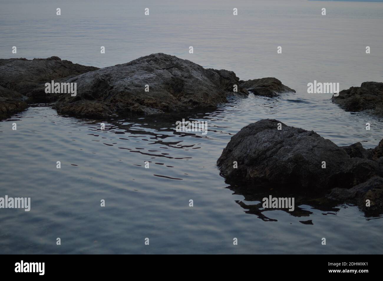 Big rocks wavy sea hi-res stock photography and images - Alamy