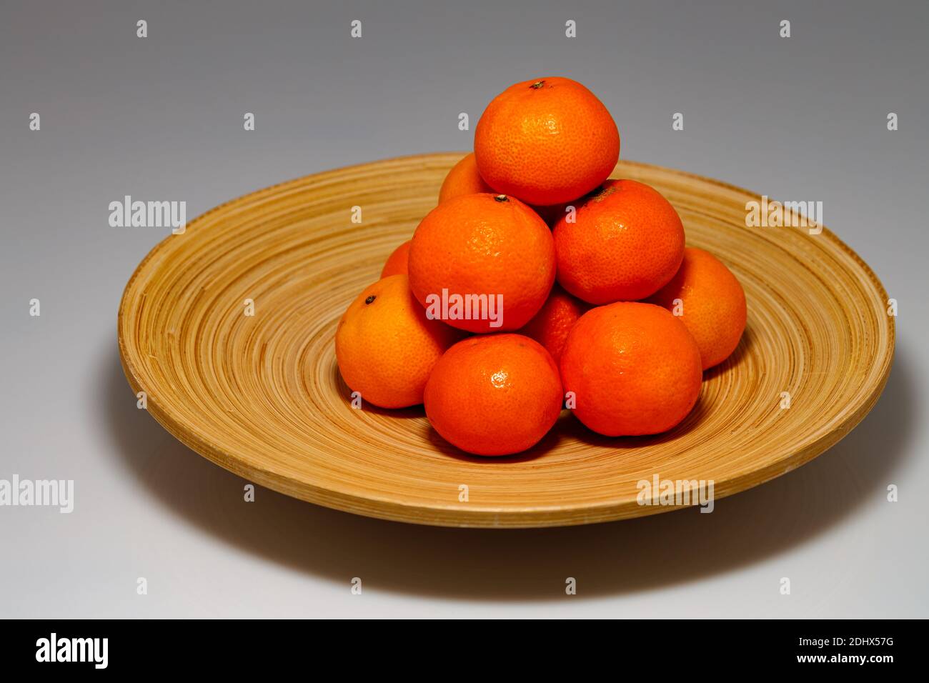 Mandarin fruits in a bowl Stock Photo Alamy