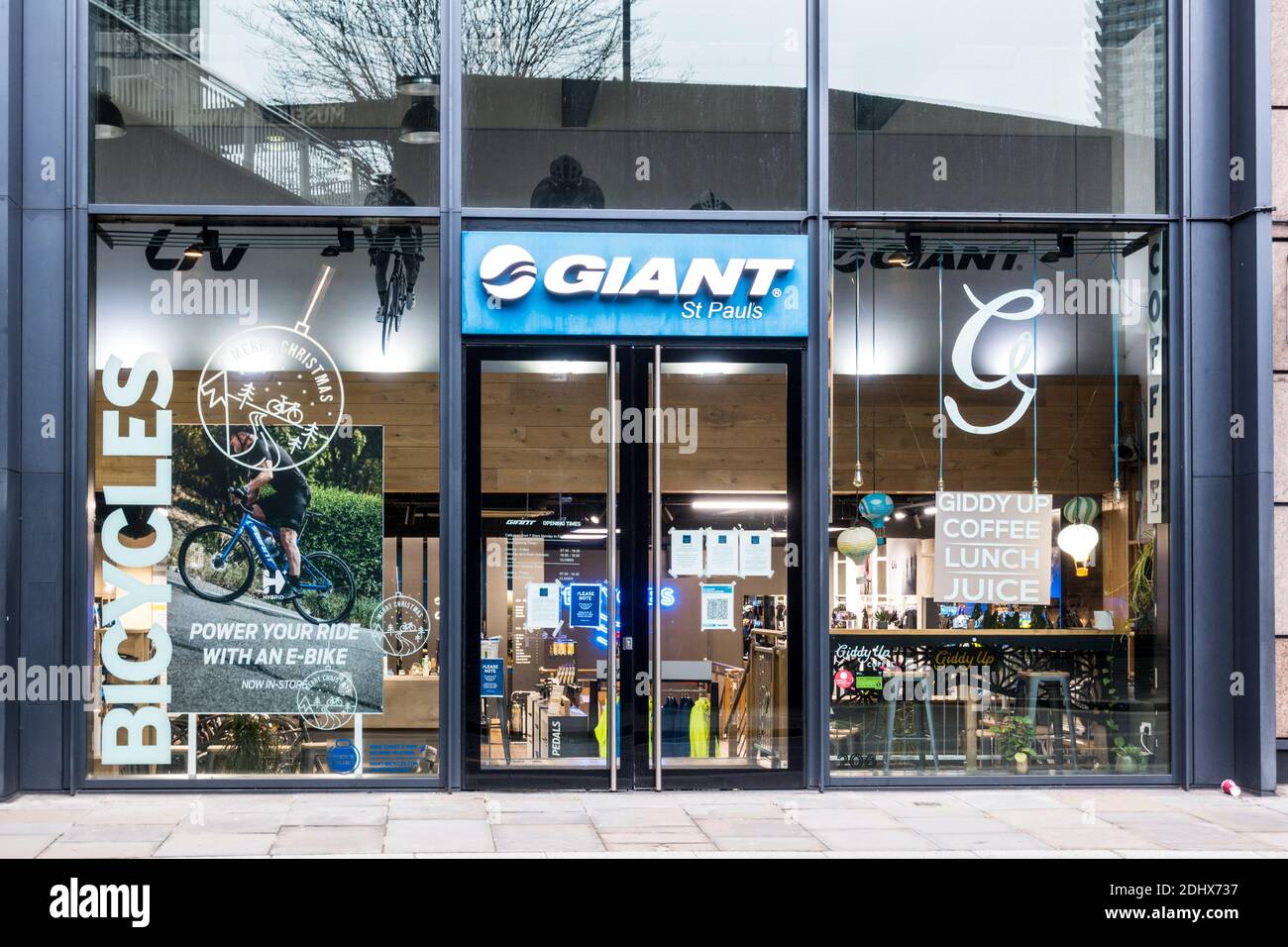 Giant clearance g store