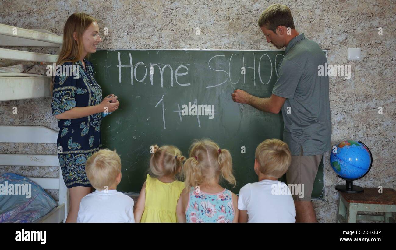 Parents Using Math Shopping Happy children playing math hi-res stock photography and images - Alamy