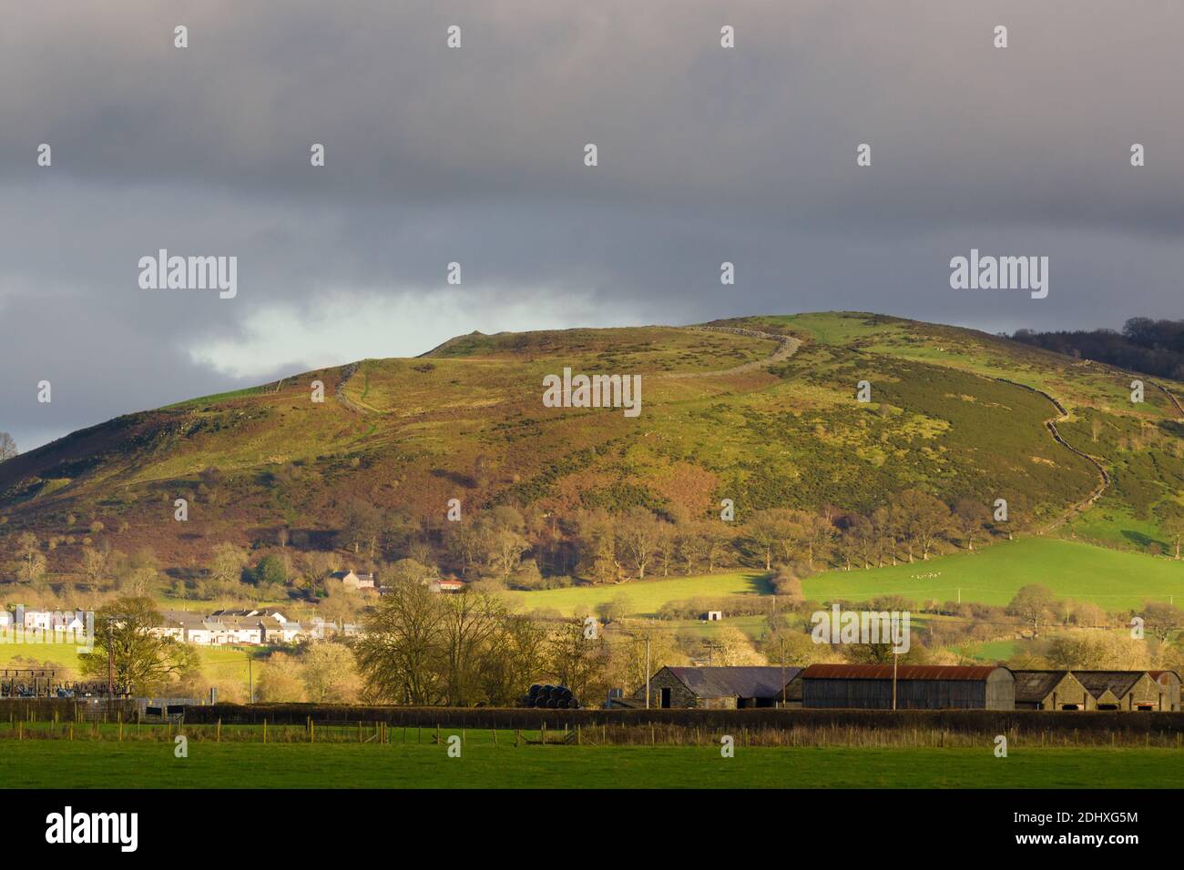 Caer Drewyn an iron age hill fort with dry stone ramparts to the north of Corwen North Wales dated to 500 BC Stock Photo