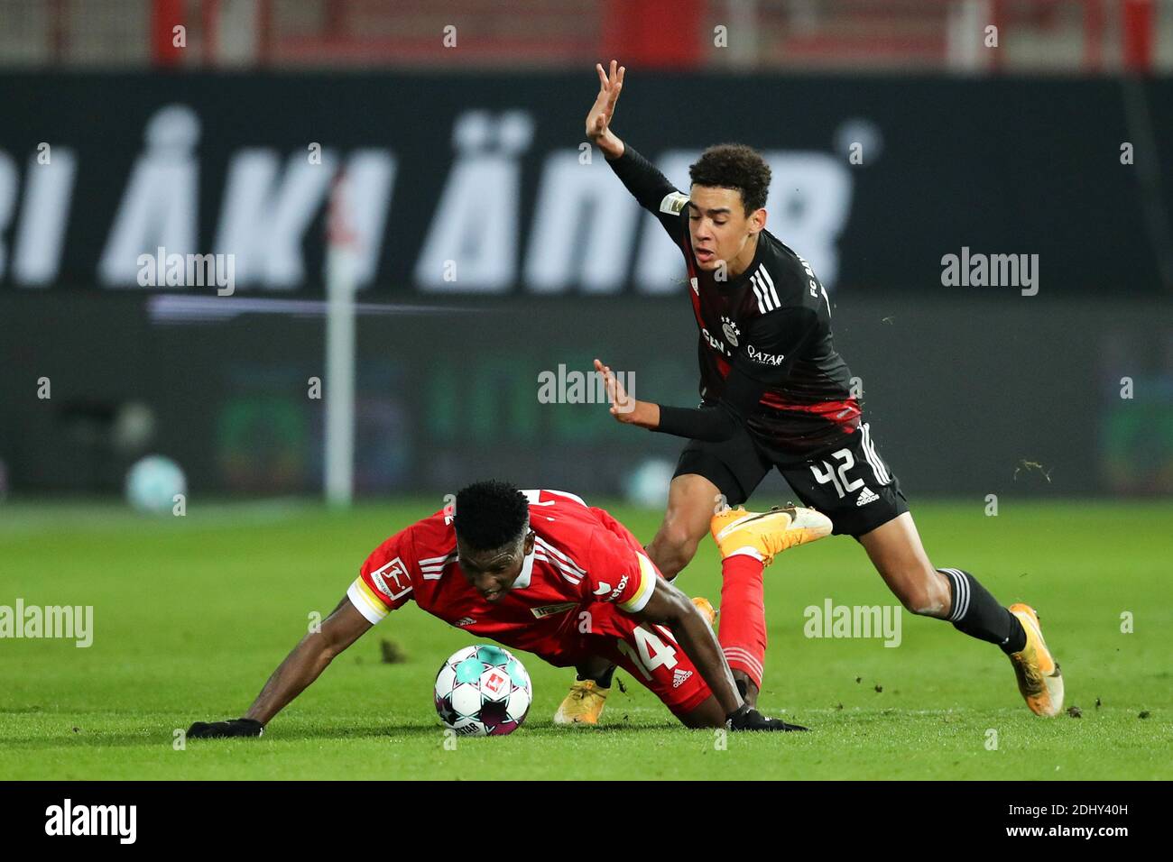 Berlin, Germany. 12th December, 2020. Jamal Musiala FC Bayern Munich vs Taiwo Awoniyi FC Union Berlin FC Union Berlin - FC Bayern Munich 12.12.2020 stadium An der alten Foersterei Football 1 . Bundesliga Saison 2020 / 2021 Credit : diebilderwelt / Alamy Live News Stock Photo
