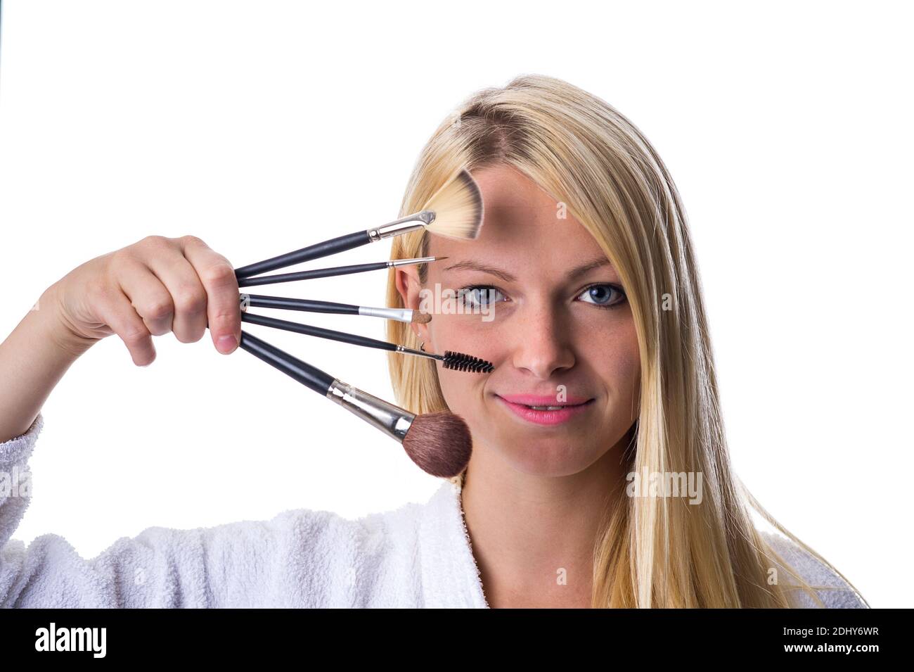 Blonde Frau mit Make up Pinsel, Kosmetikpinsel, Model Release, Stock Photo