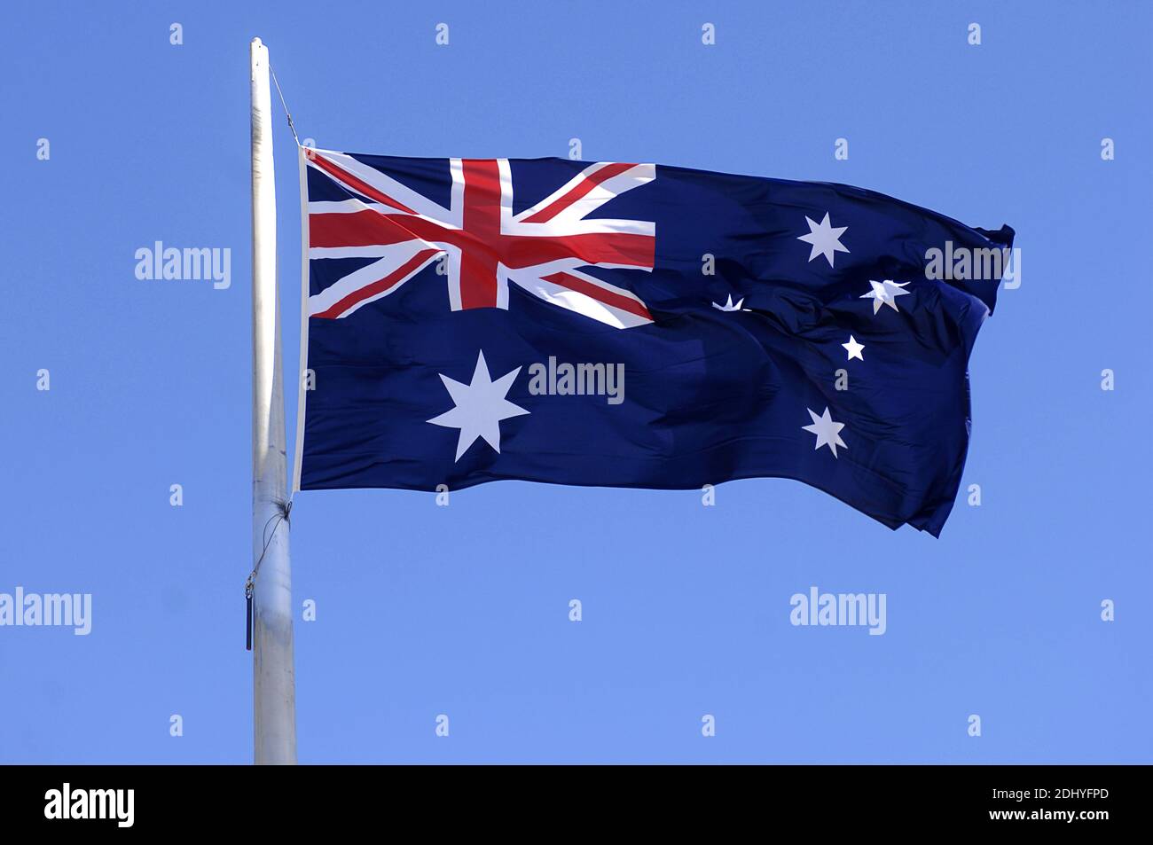 Australische Nationalfahne - Nationalflagge - Blauer Himmel Stock Photo