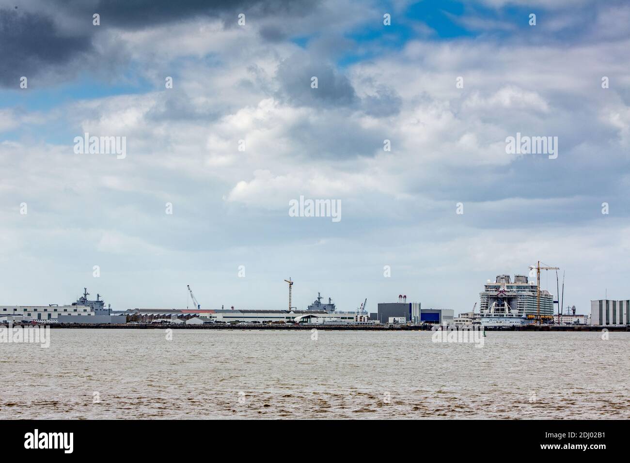 Worlds Largest Ship High Resolution Stock Photography And Images Alamy Worlds Largest Ship High Resolution Stock Photography And Images Alamy