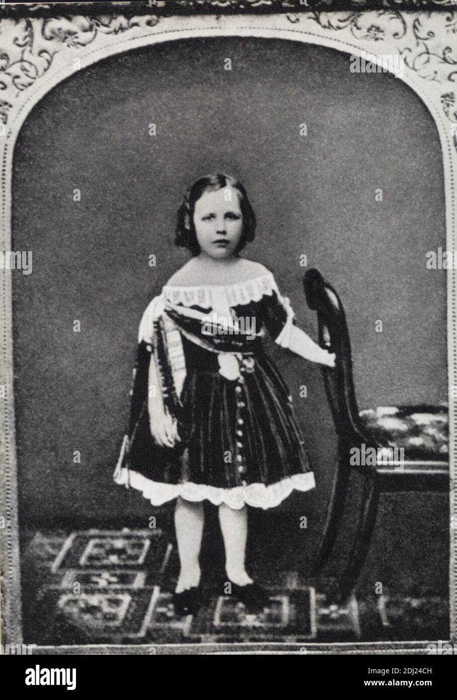 1856 , GREAT BRITAIN : The irish writer and dramatist OSCAR WILDE ( 1854 - 1900 ) when was a young little child   - SCRITTORE - LETTERATURA -  LITERATURE - POET - POETA - POESIA - DRAMMATURGO - playwriter - play-writer - TEATRO - THEATER - POETRY  - personalità celebrità da giovani bambini giovane bambino  -  celebrity personality celebrities celebrities  when was young boy   - DANDY - GAY -  LGBT - HOMOSEXUALITY - HOMOSEXUAL - omosessuale - omosessualità  ----   Archivio GBB Stock Photo