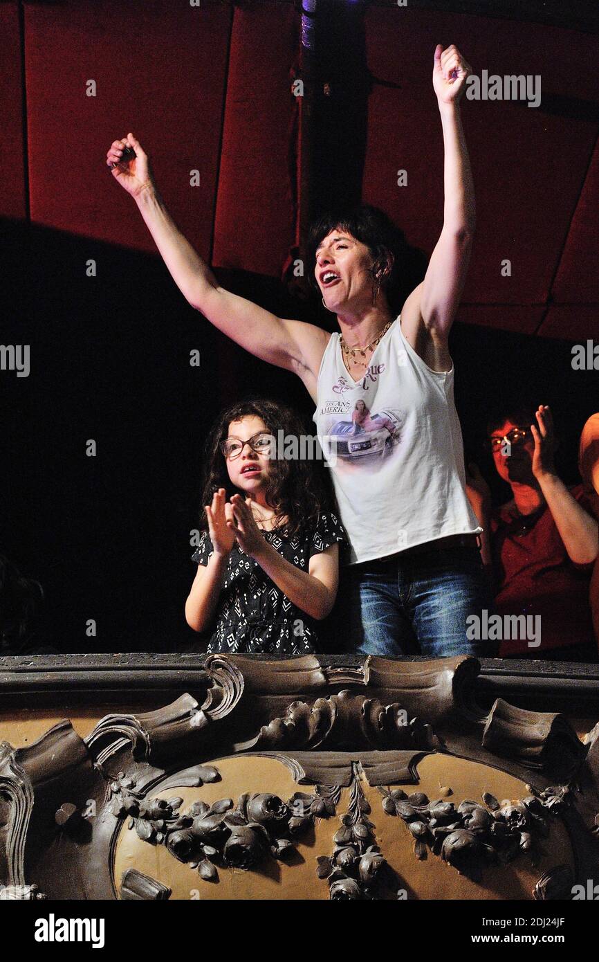 Romane Bohringer et sa fille Rose participent au concert exceptionnel de  Grand Corps Malade au Trianon a Paris, France le 17 Juin 2016. Photo by  Aurore Marechal/ABACAPRESS.COM Stock Photo - Alamy