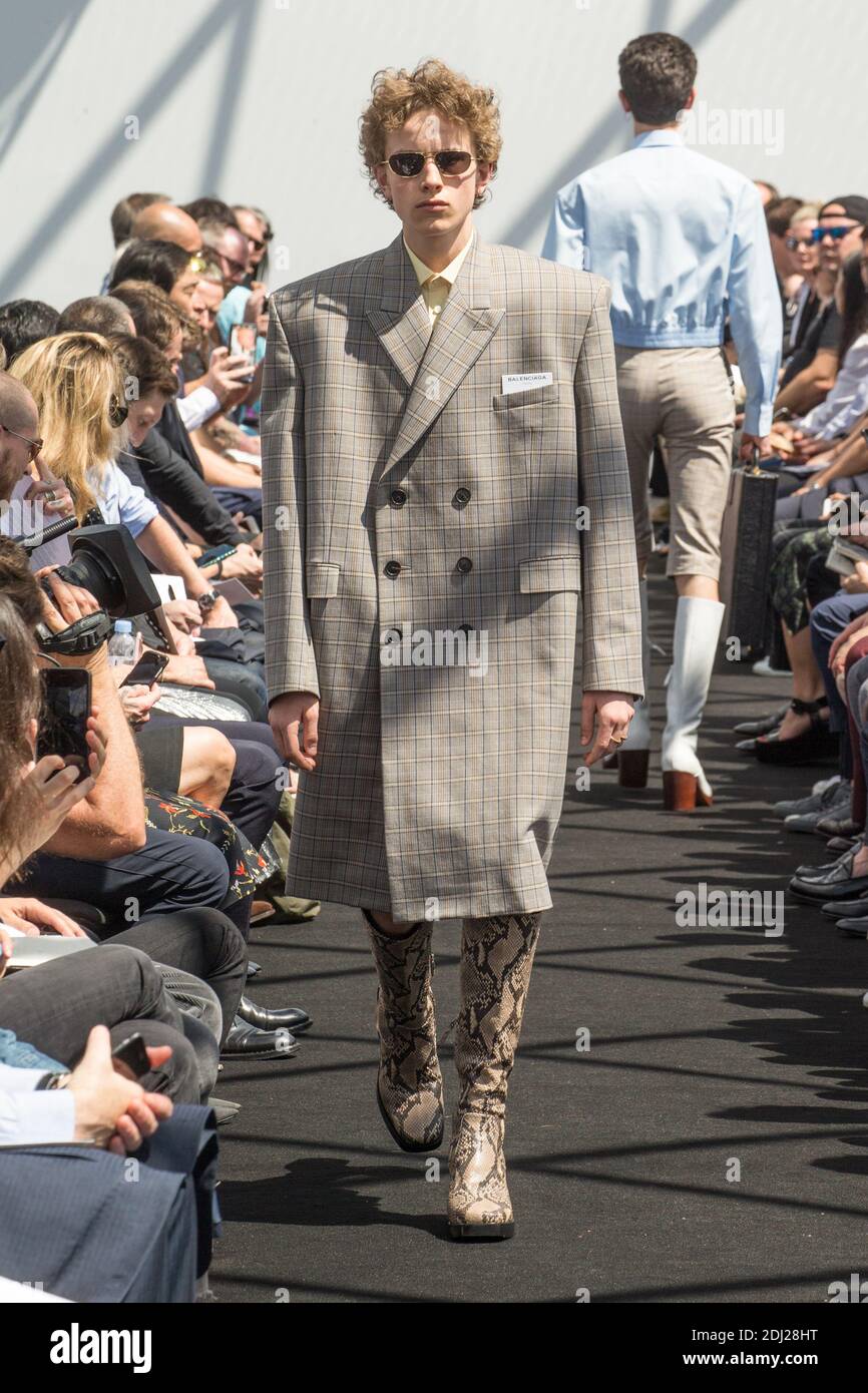 A model walks the runway during the Balenciaga Menswear Spring/Summer 2017  show as part of Paris Fashion Week on June 22, 2016 in Paris, France. Photo  by Alain Gil-Gonzalez/ABACAPRESS.COM Stock Photo -