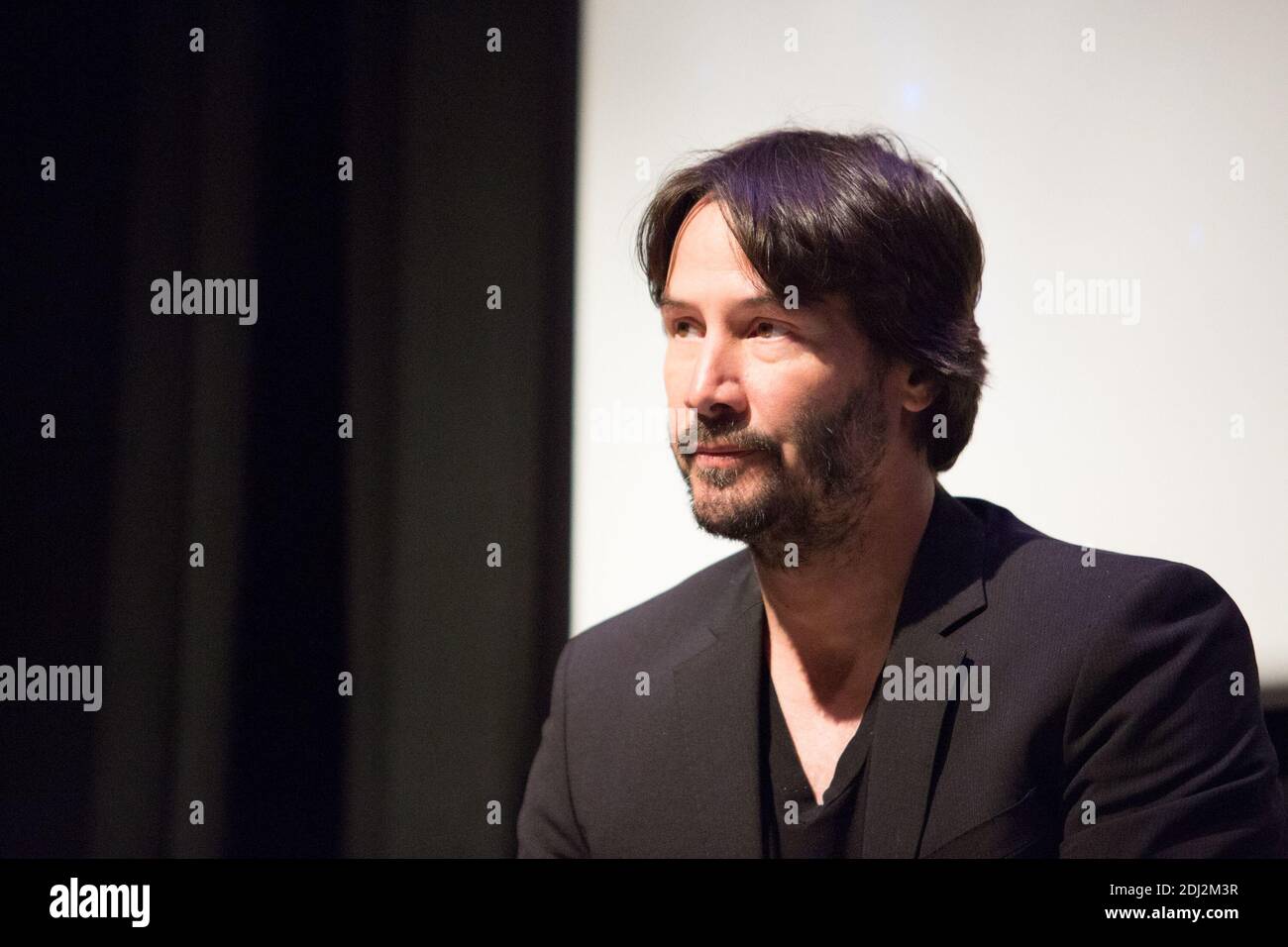 KEANU REEVES PRESENTE SON DOCUMENTAIRE 'SIDE BY SIDE, LA REVOLUTION NUMERIQUE' A L'HOTEL LE ROYAL MONCEAU, PARIS, 12/04/2016. Photo by Nasser Berzane/ABACAPRESS.COM Stock Photo