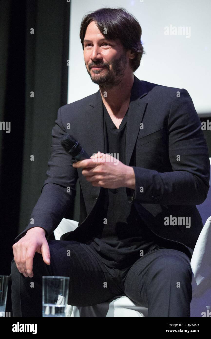 KEANU REEVES PRESENTE SON DOCUMENTAIRE 'SIDE BY SIDE, LA REVOLUTION NUMERIQUE' A L'HOTEL LE ROYAL MONCEAU, PARIS, 12/04/2016. Photo by Nasser Berzane/ABACAPRESS.COM Stock Photo