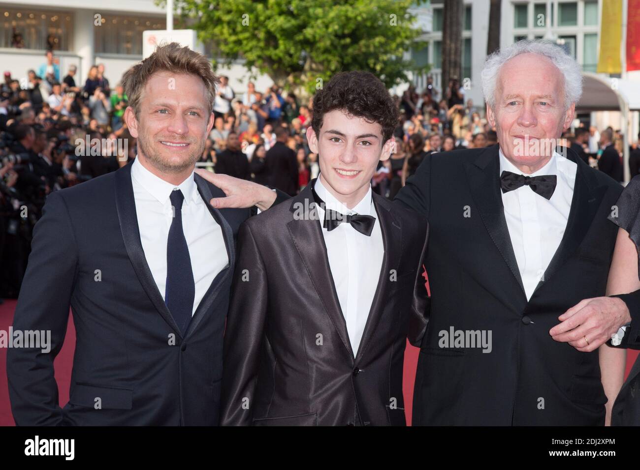 Jeremy Renier, louka Minnella, Jean-Pierre Dardenne - CANNES 2016 - MONTEE  DES MARCHES DU FILM ' LA FILLE INCONNUE (THE UNKNOWN GIRL)' Photo by Nasser  Berzane/ABACAPRESS.COM Stock Photo - Alamy